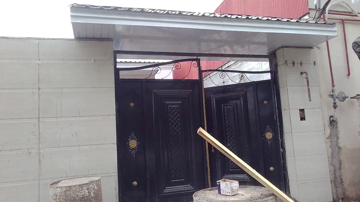 نجاری حلب زنی چکه گیری تعمیرات و تقویت سقف|خدمات پیشه و مهارت|رشت, نامجو|دیوار