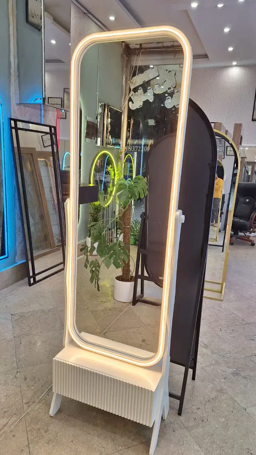 اینه بک لایت|آینه|مشهد, هنرور|دیوار