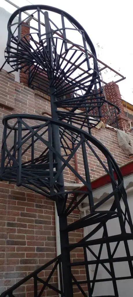 جوشکاری،نصب نرده فلزی،چوبی،استیل،آهنگری سربندی|خدمات پیشه و مهارت|رشت, گلسار|دیوار