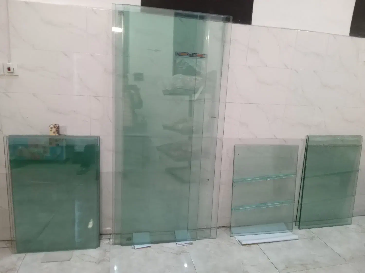 فروش شیشه سیکیوریتی ۱۰ میل مارک دار|فروشگاه و مغازه|قائم‌شهر, |دیوار