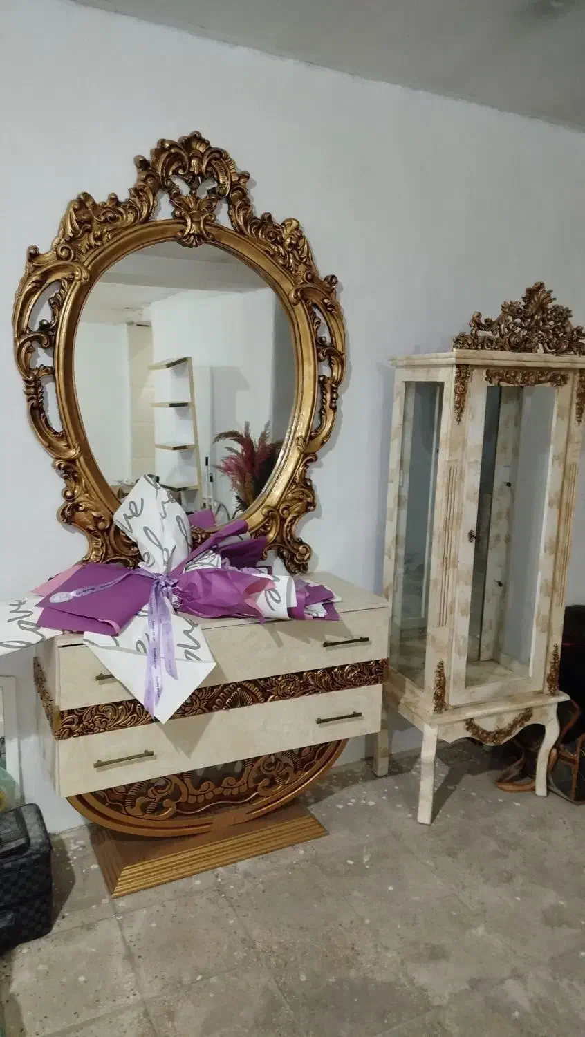 فروش میز و استند|آرایشگاه و سالن‌های زیبایی|قرچک, مهدیه|دیوار