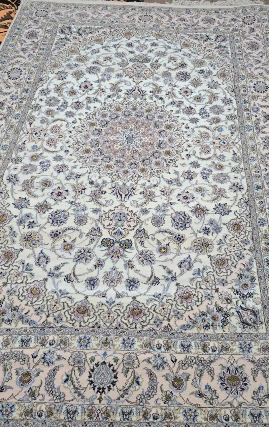 فرش نایین ۹ متری به قیمت توافقی|فرش|خمینی‌شهر, |دیوار