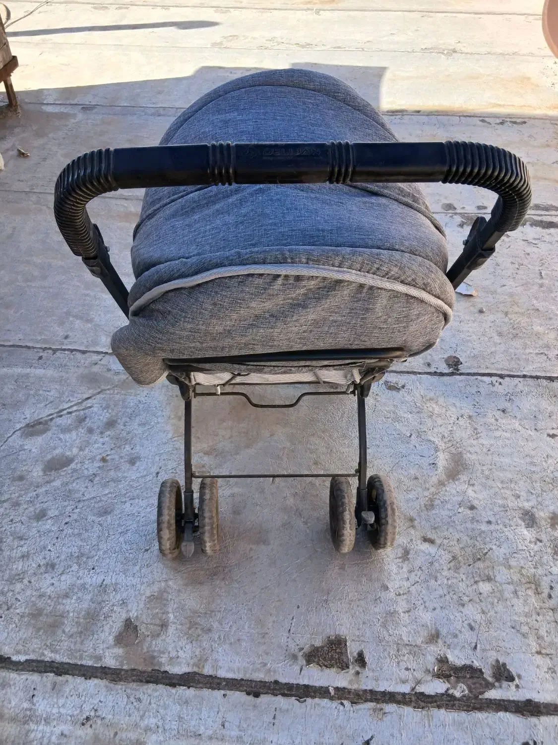 کالسکه|کالسکه و لوازم جانبی|رباط‌کریم, رباط‌کریم|دیوار