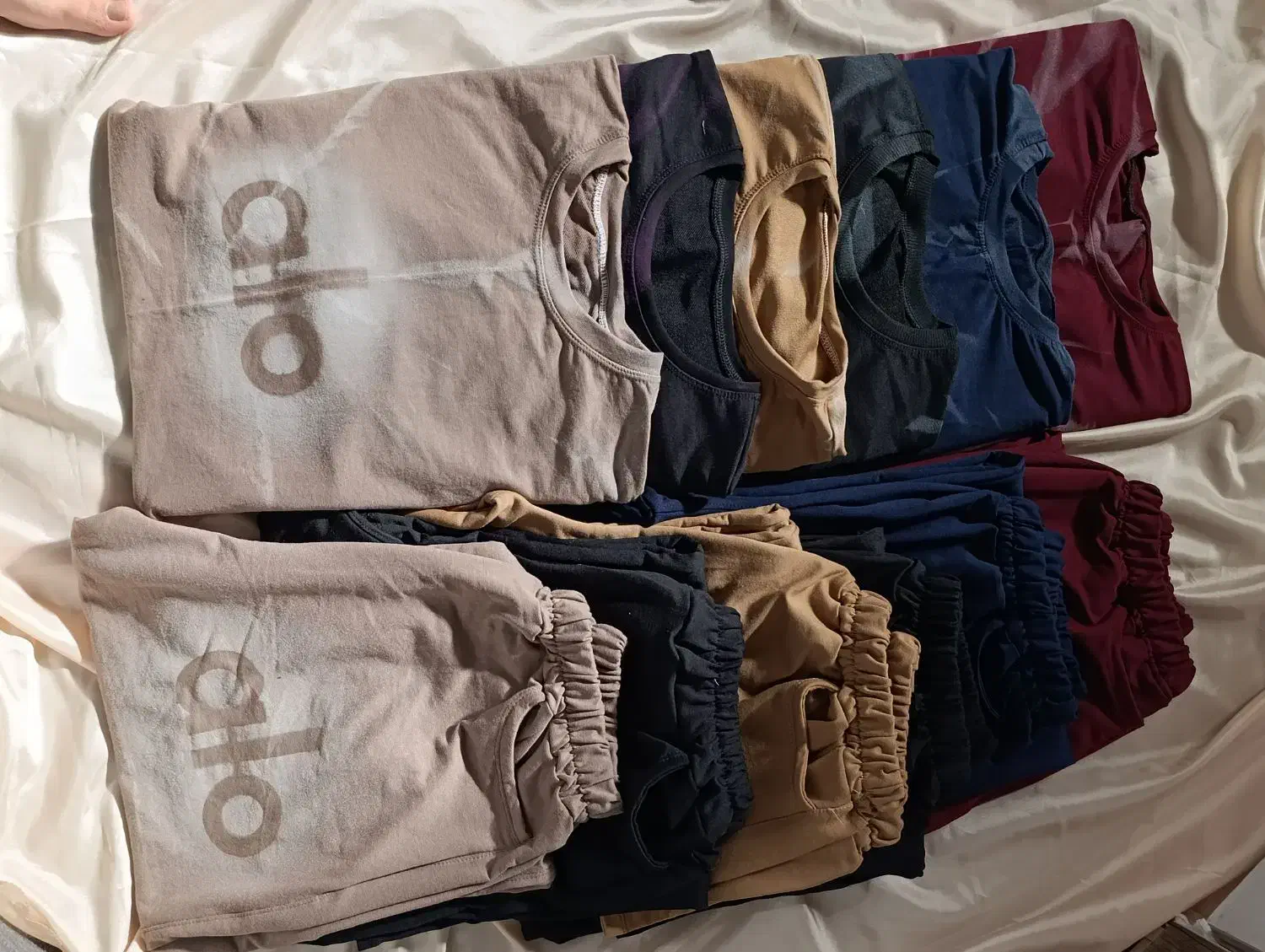 فروش لباس اونم با پایین‌ترین قیمت ممکن|لباس|قم, ولیعصر|دیوار