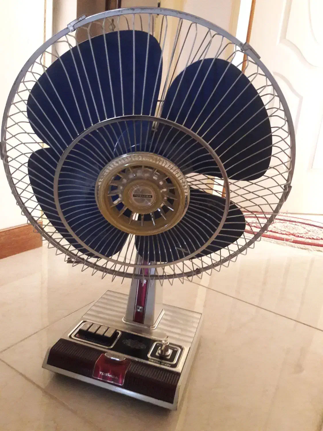 پنکه|پنکه و تصفیه‌کنندهٔ هوا|کرج, اصفهانی‌ها|دیوار