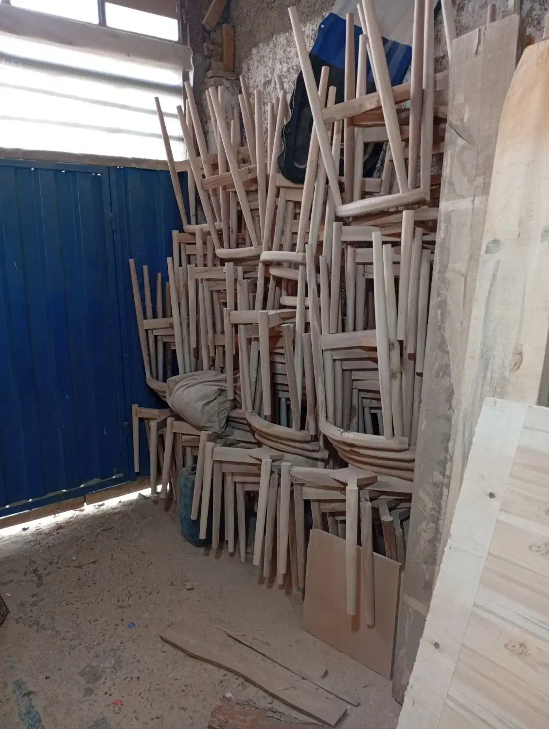 صندلی نوبل|صندلی و نیمکت|رباط‌کریم, وهن آباد|دیوار