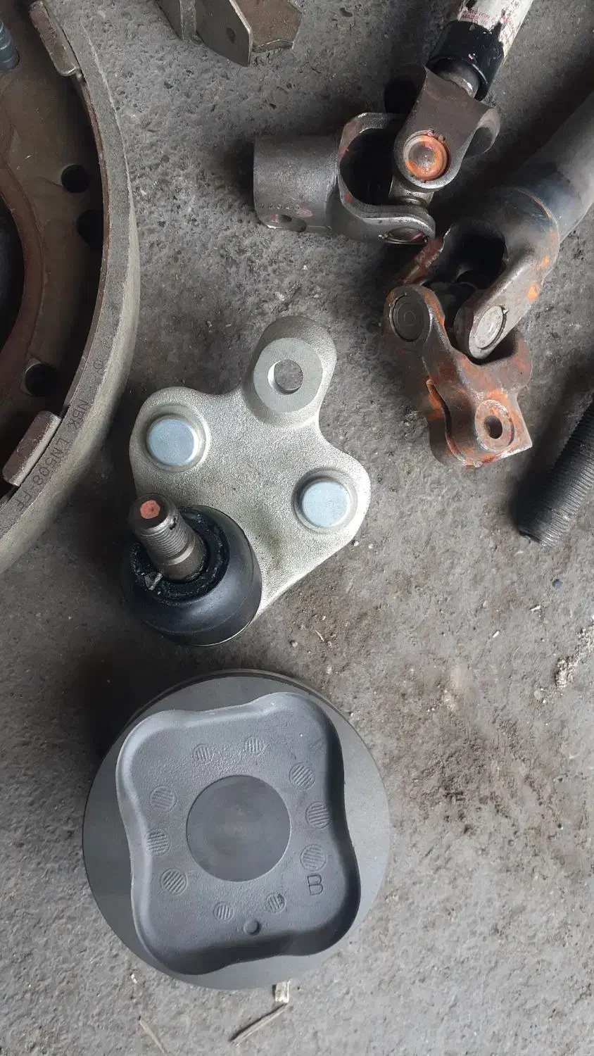 لوازم جلوبندی تویوتا کمری ۲۰۰۷|قطعات یدکی و لوازم جانبی|تهران, مشیریه|دیوار