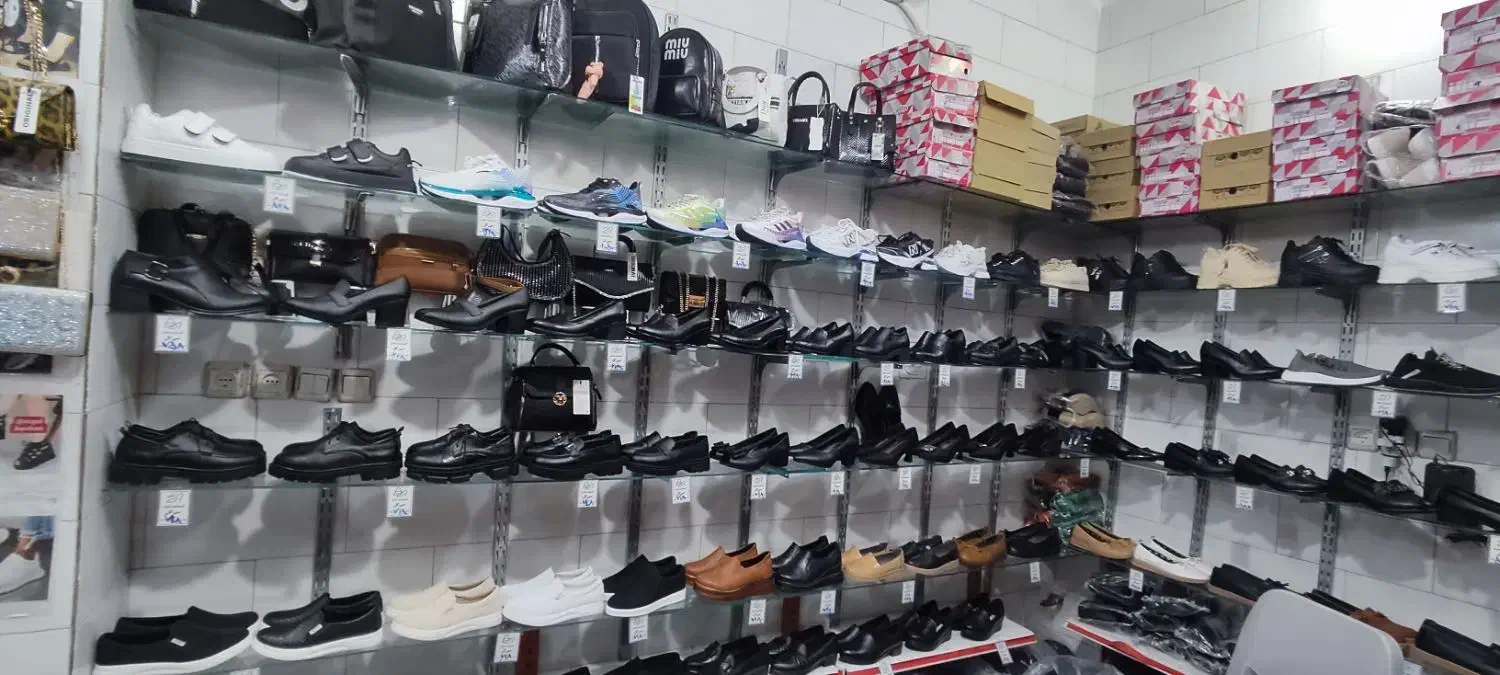 گالری کیف وکفش سی گل|کیف، کفش، کمربند|کاشان, گبرها|دیوار