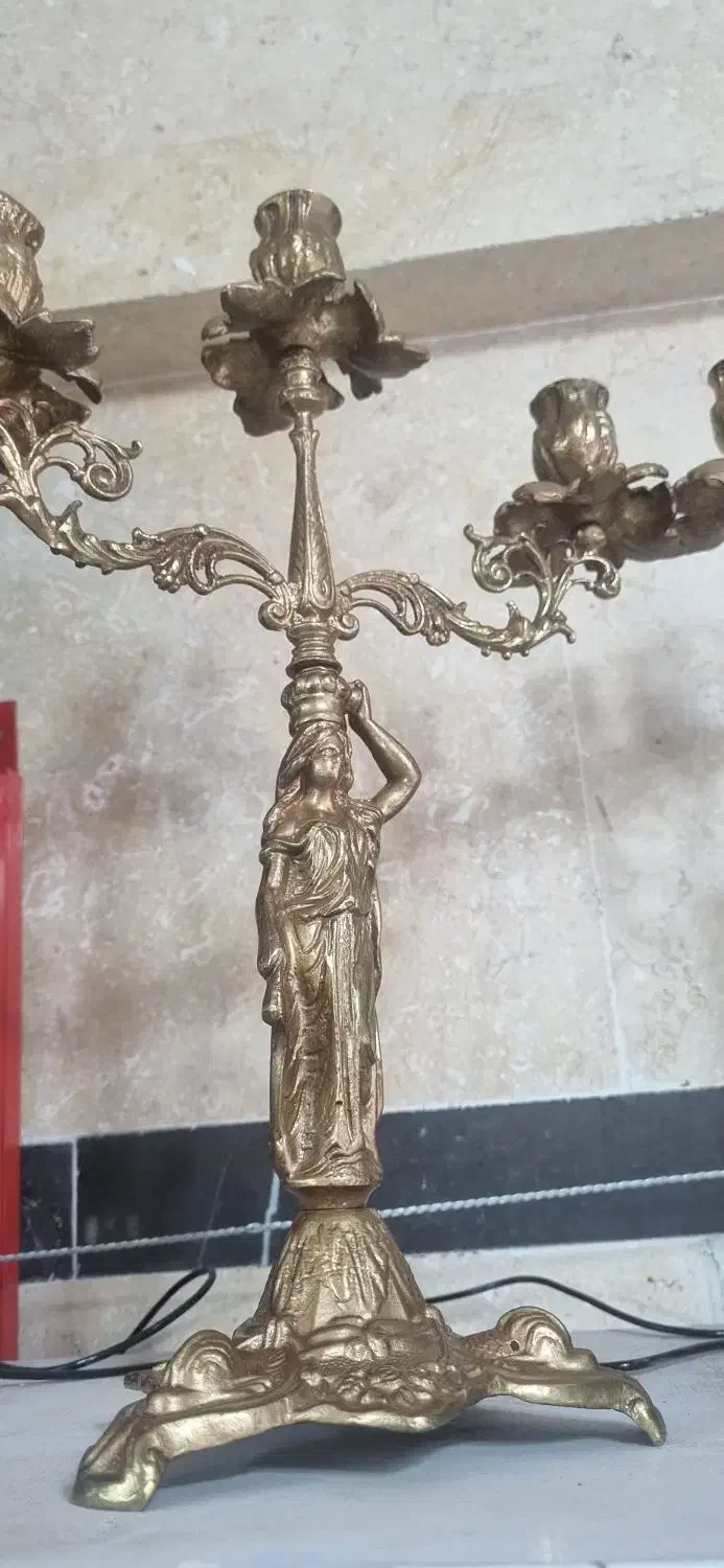 شمعدان برنزی|کلکسیون اشیاء عتیقه|فردیس, فردیس|دیوار