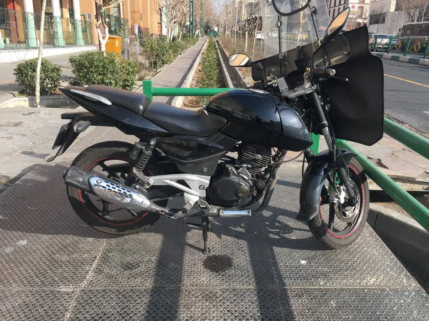 پالس ۱۸۰|موتورسیکلت|تهران, فلسطین (میدان انقلاب)|دیوار