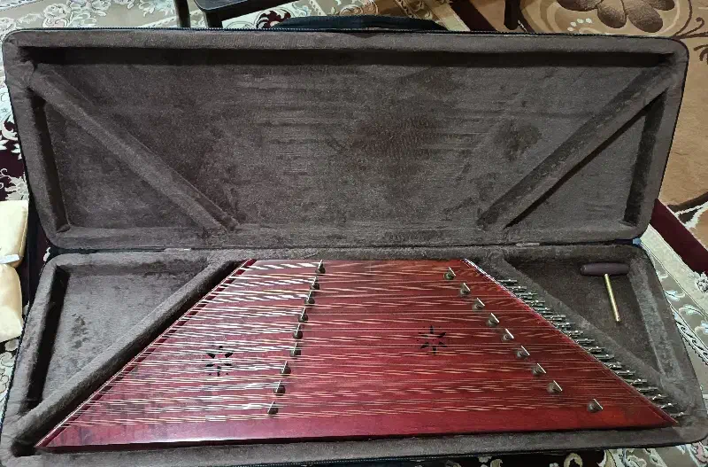 سنتور قشقایی|سازهای سنتی|اصفهان, کوی ولی عصر|دیوار