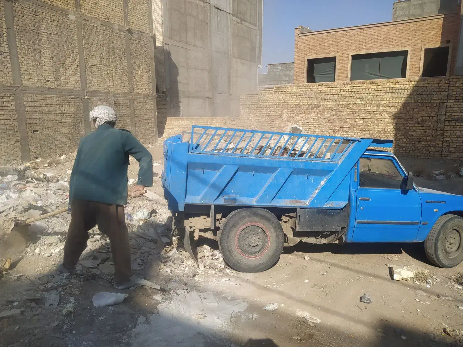 حمل نخاله و فروش مصالح باقیمت مناسب|خدمات حمل و نقل|کاشان, مفتح|دیوار