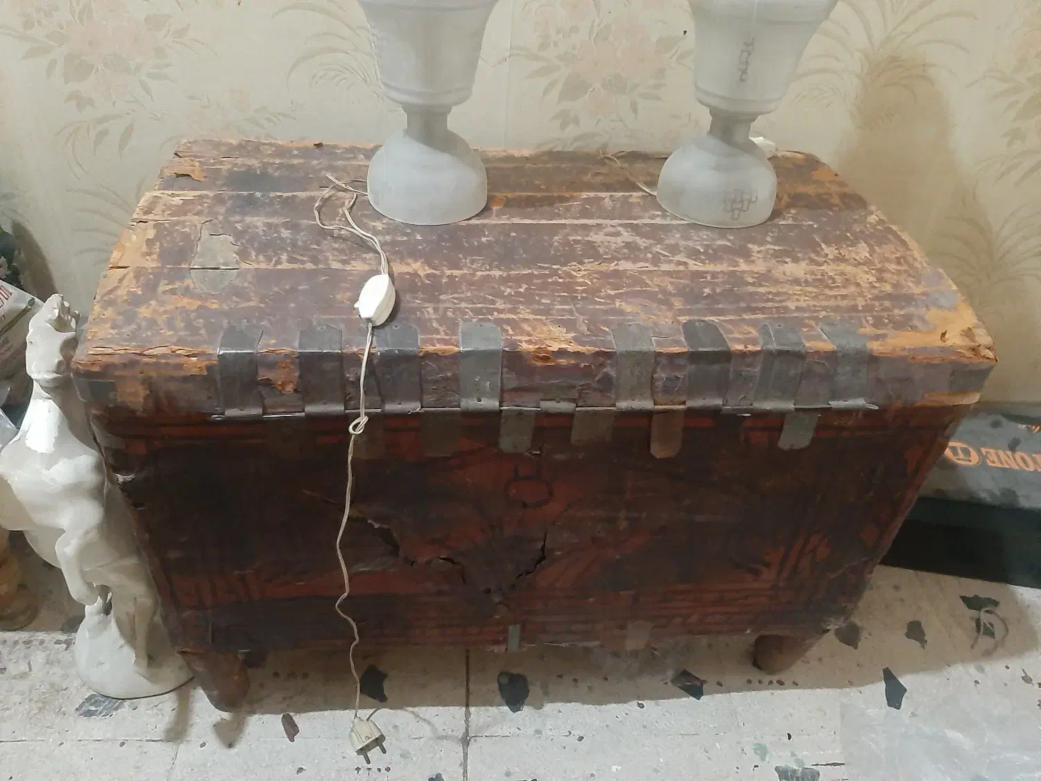 صندوق عتیقه|کلکسیون اشیاء عتیقه|تهران, نیروی هوایی (پیروزی)|دیوار