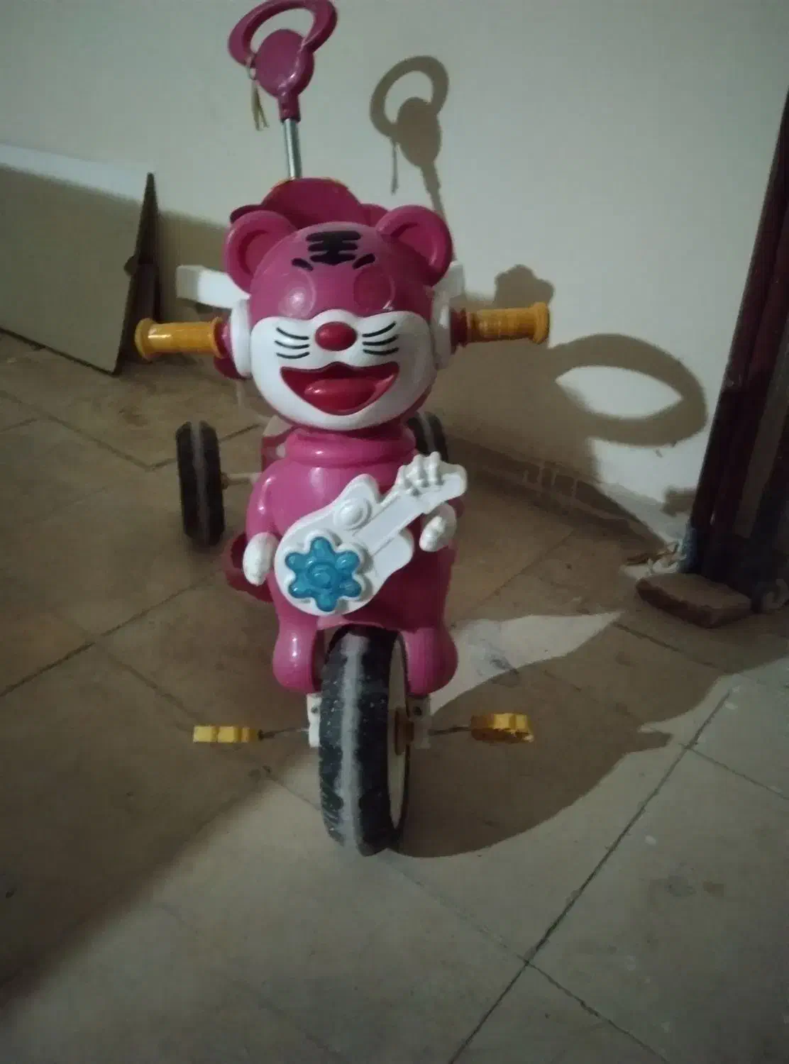 سه چرخه سالم با سایه بان.700ت کار کرده|دوچرخه، اسکیت، اسکوتر|ملک‌آباد, |دیوار