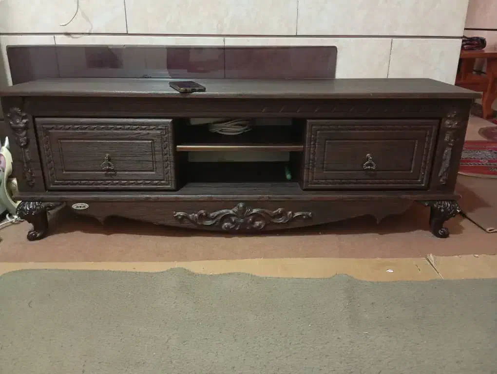 زیر تلویزونی سالم در حد نو|میز تلویزیون|شیراز, آزادگان|دیوار