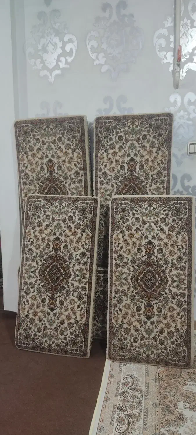 دو تخته فرش 2×3 و شش عدد پشتی|فرش|مریوان, |دیوار