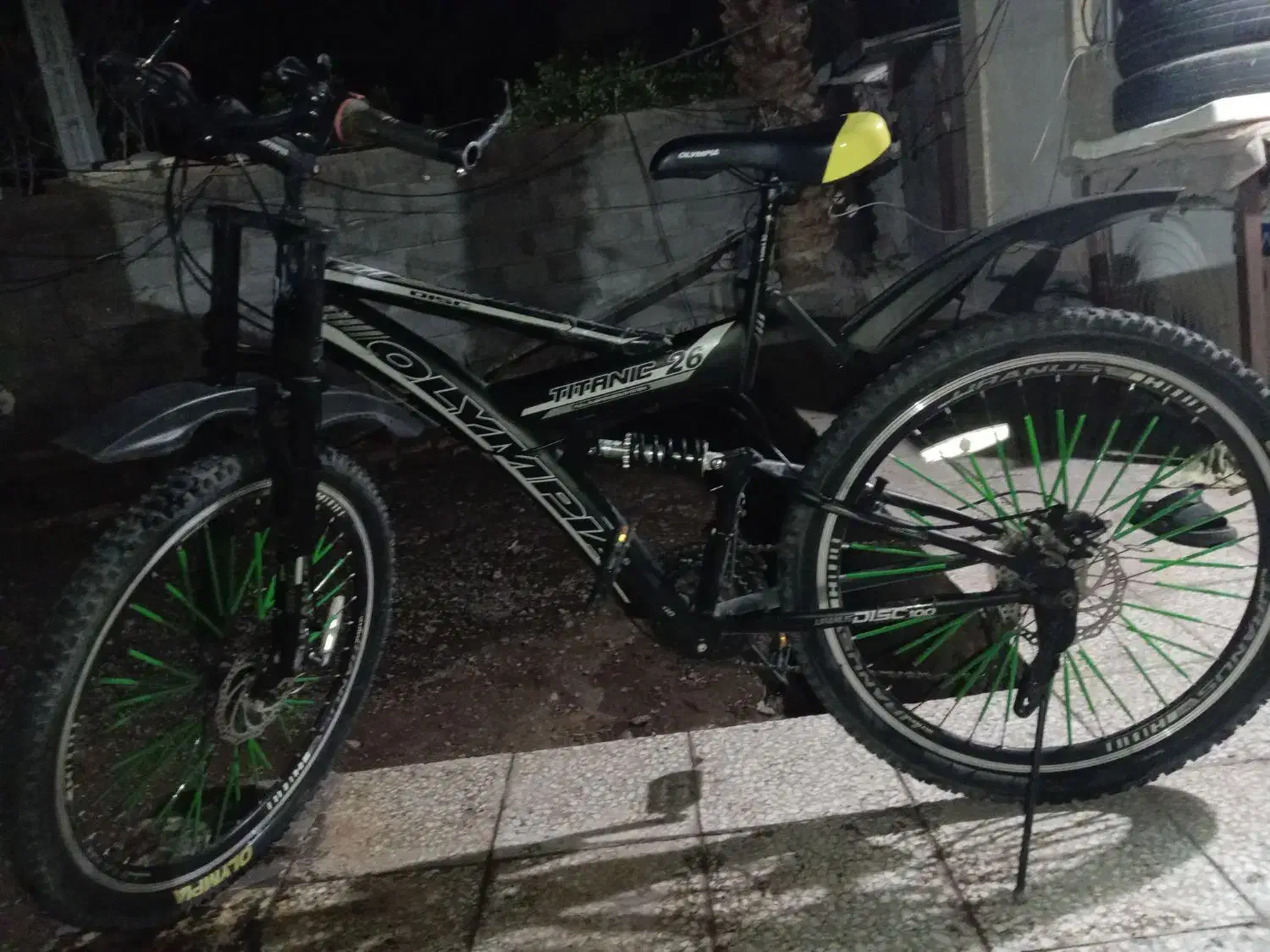 دو چرخه|دوچرخه، اسکیت، اسکوتر|بم, |دیوار