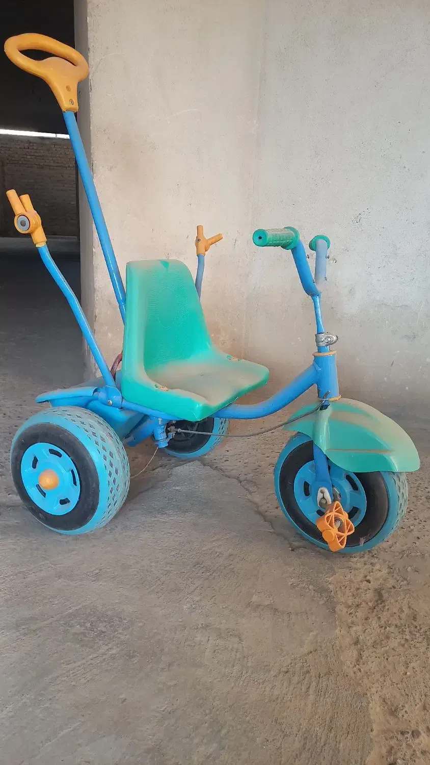 دوچرخه و سه چرخه|دوچرخه، اسکیت، اسکوتر|گنبد کاووس, |دیوار