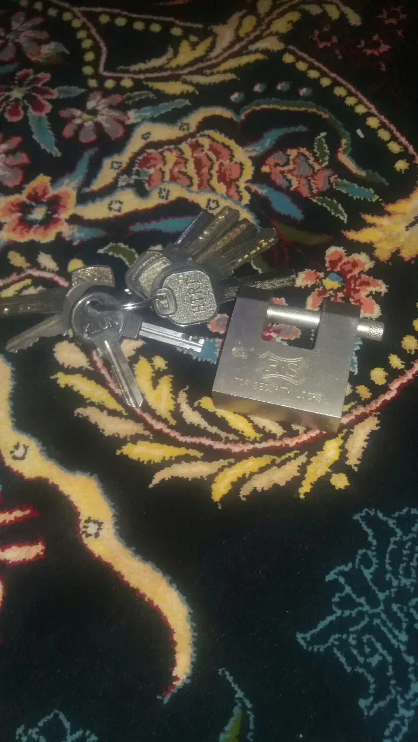 کلیدگم شده کبوتر|اشیا|کوهدشت, |دیوار