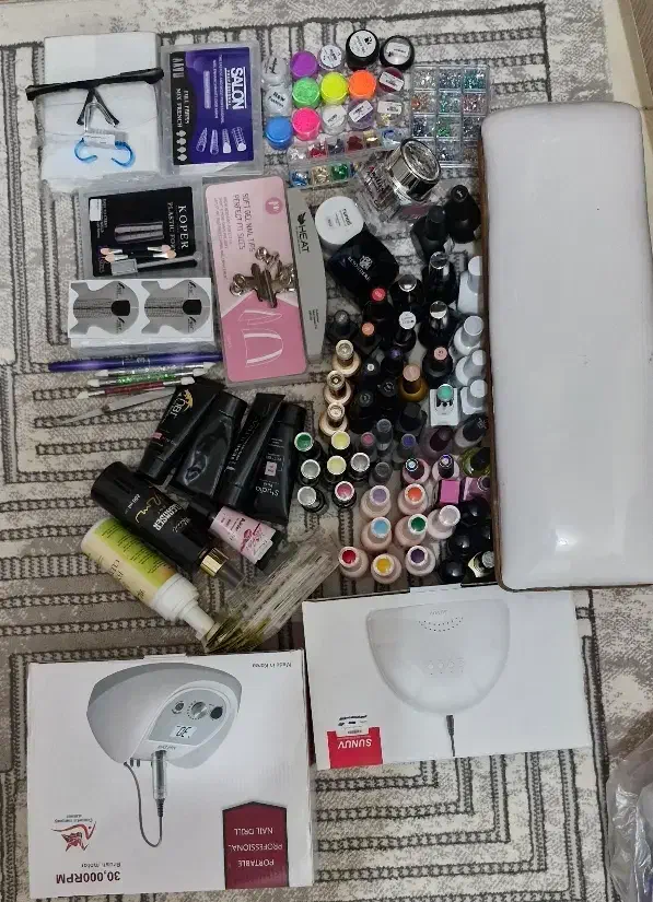 وسایل کاشت ناخن|آرایشگاه و سالنهای زیبایی|اصفهان, شهرک کوثر|دیوار