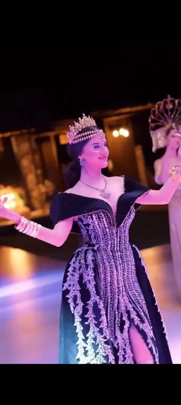 لباس گیپور کارشده دست با ساتن|لباس|خمینیشهر, |دیوار