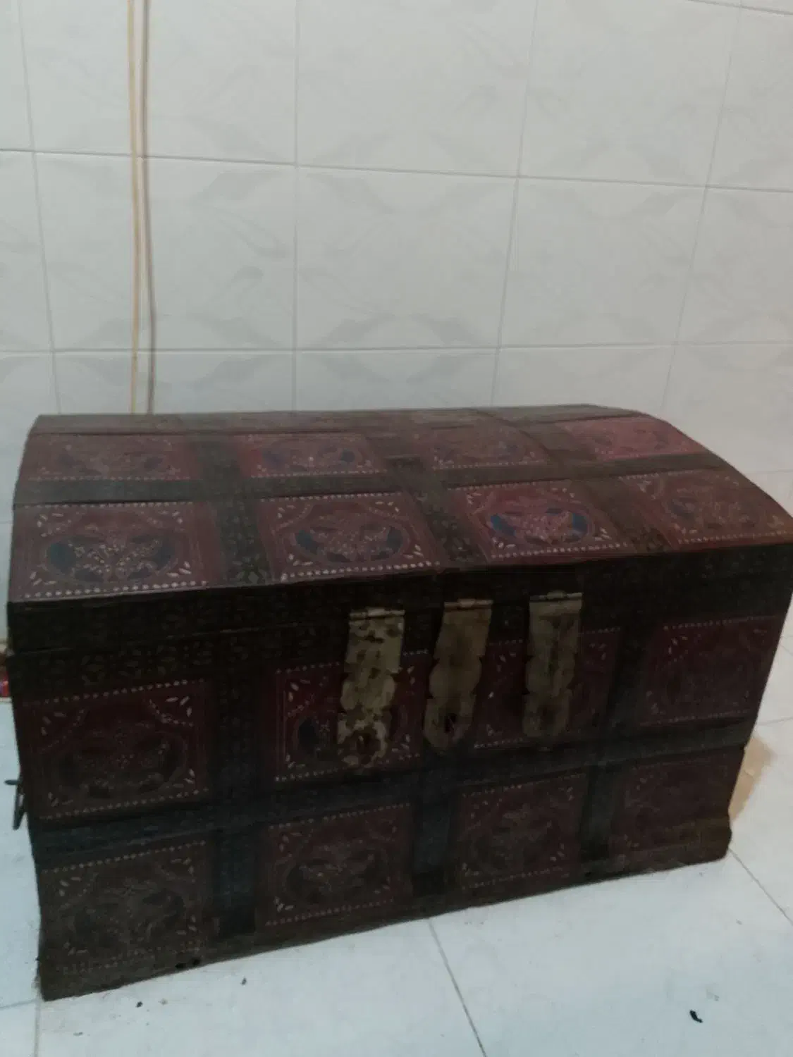 صندوق قدیمی|کلکسیون اشیاء عتیقه|رشت, بیجارپس|دیوار