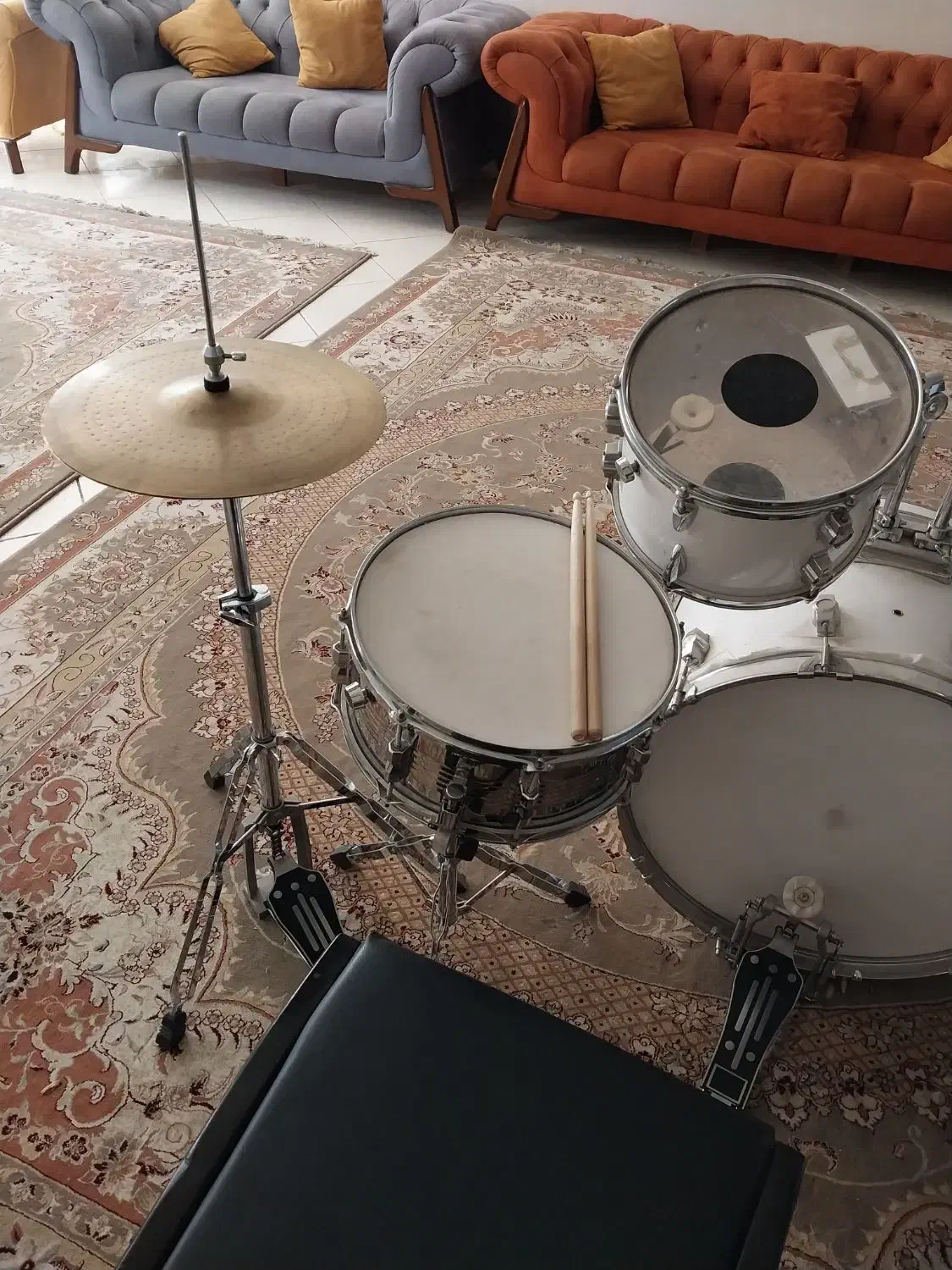 درام|درام و پرکاشن|اصفهان, کوی راه حق|دیوار