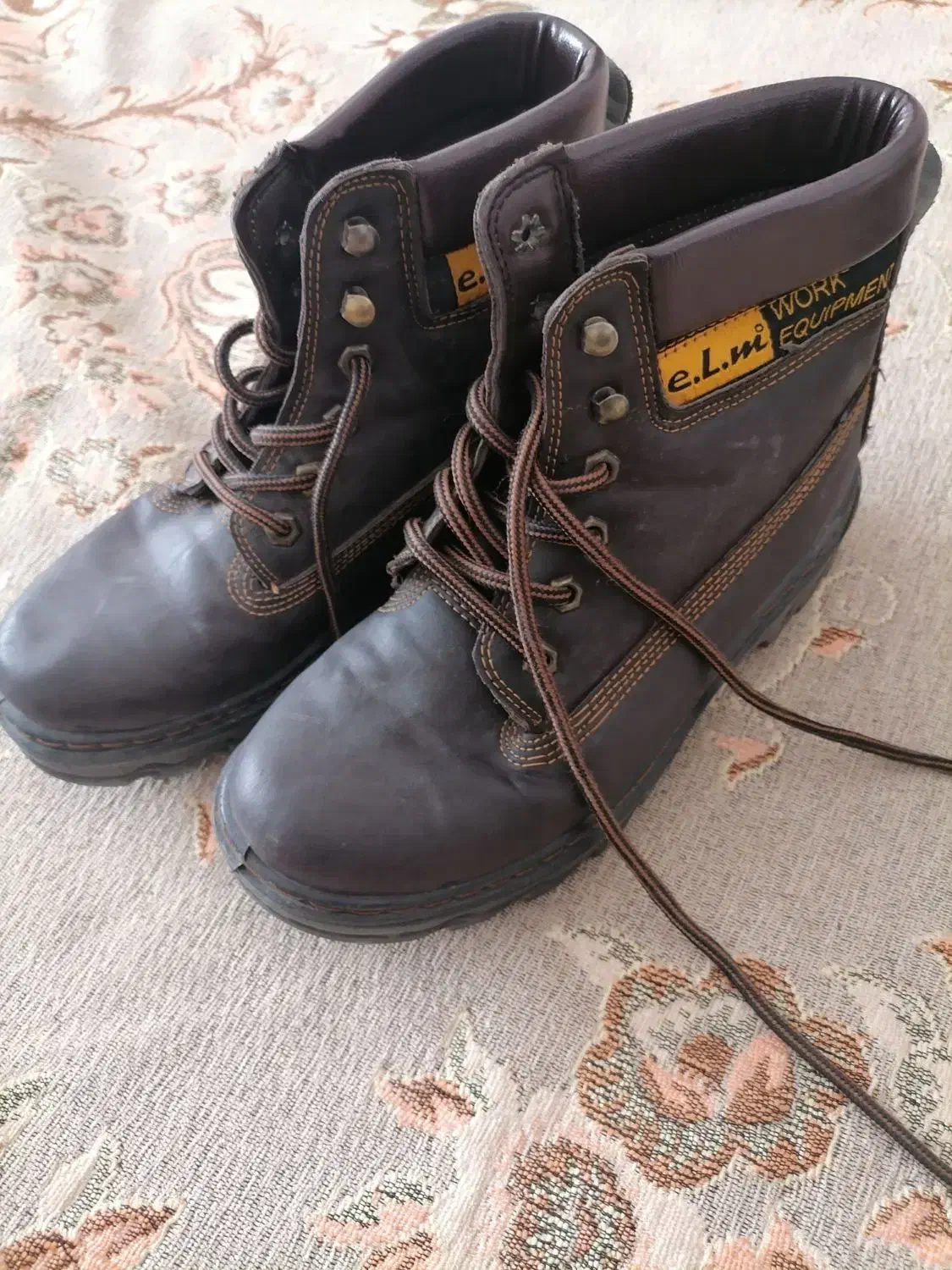 نیم پوتین|کیف، کفش، کمربند|سنندج, |دیوار