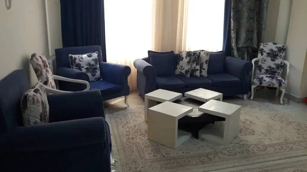 مبل|مبلمان خانگی و میز عسلی|اندیشه, اندیشه فاز ۱|دیوار