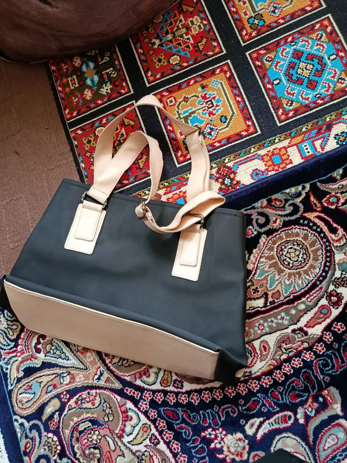 کیف|کیف، کفش، کمربند|پرند, فاز ۴|دیوار