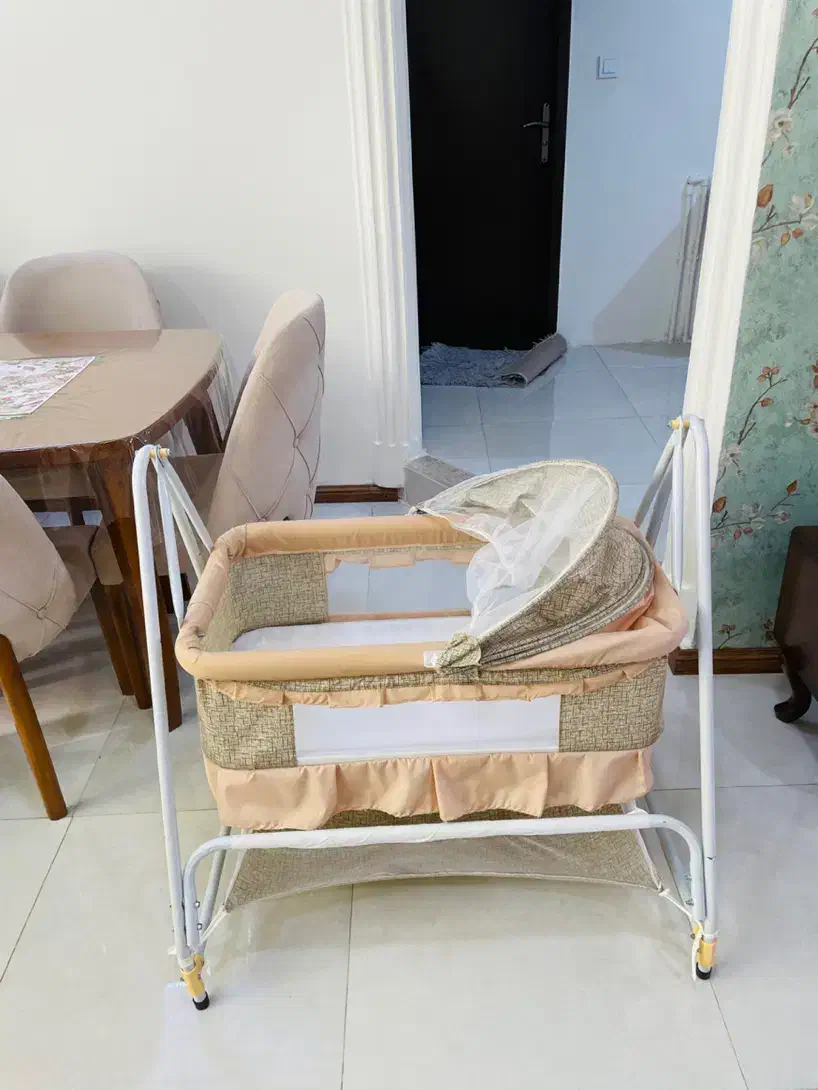 گهواره نوزاد|تخت و صندلی بچه|مشهد, امام خمینی|دیوار