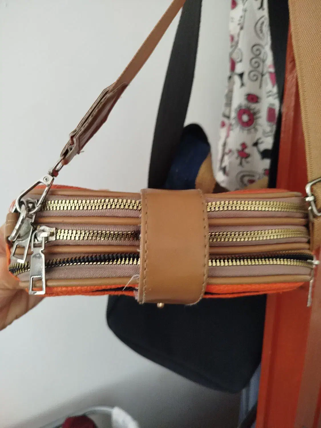 تازه و در حد نو|کیف، کفش، کمربند|سقز, |دیوار