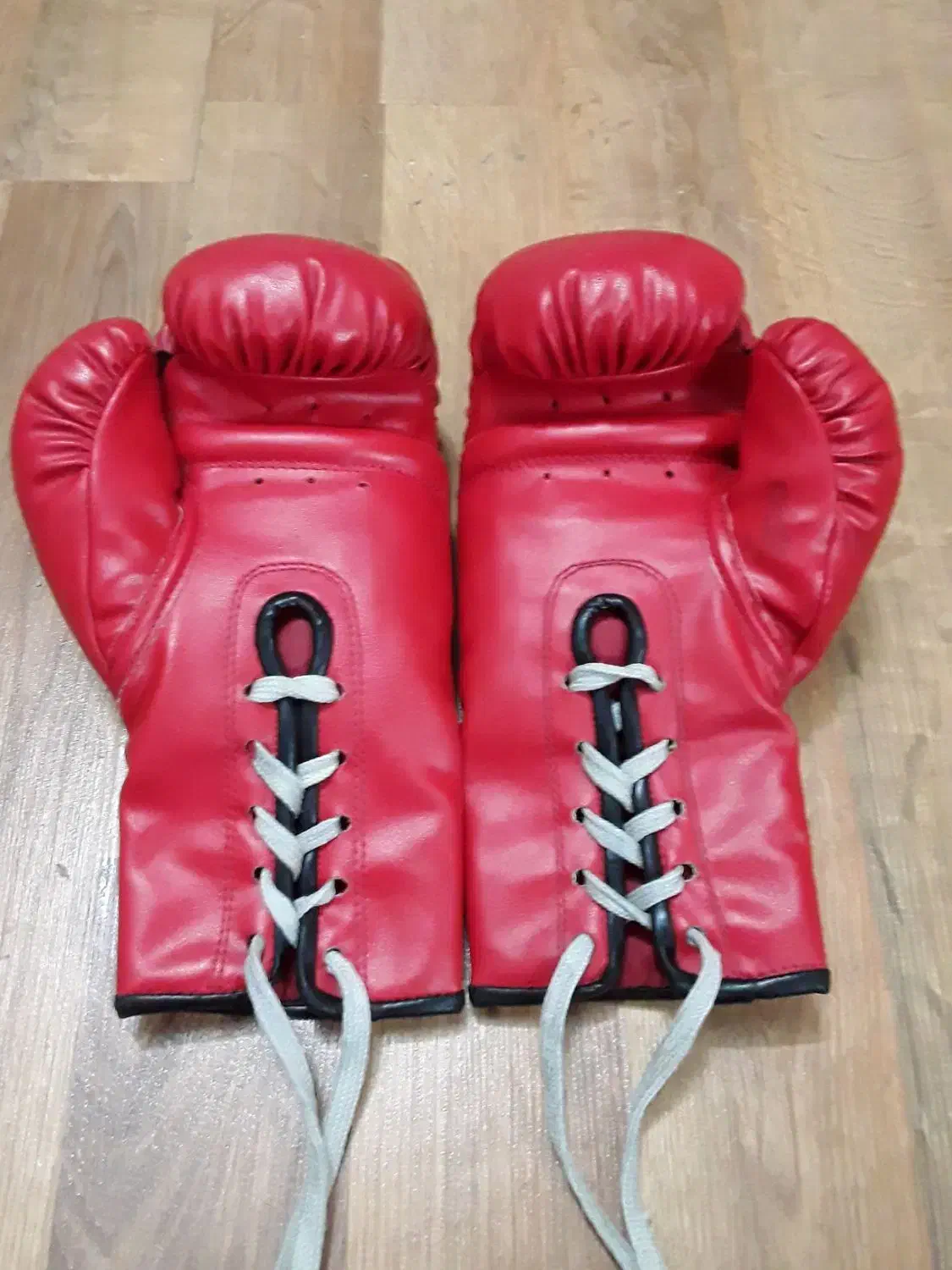 دستکش بوکس وارداتی از تایلند|تجهیزات ورزشی|پرند, فاز ۵|دیوار