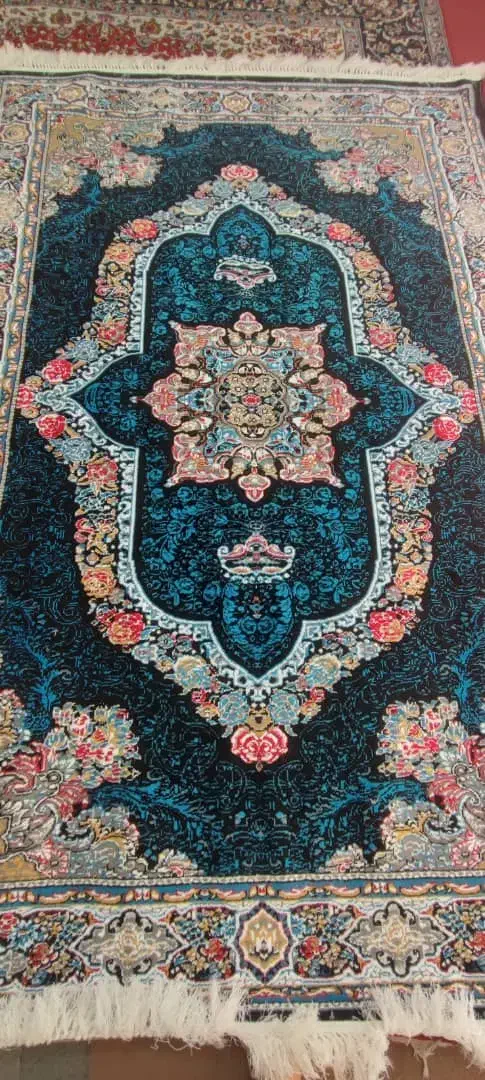 یک تخته فرش ۶ متری رنگ سورمه ای فروش فوری|فرش|تهران, افسریه شمالی|دیوار