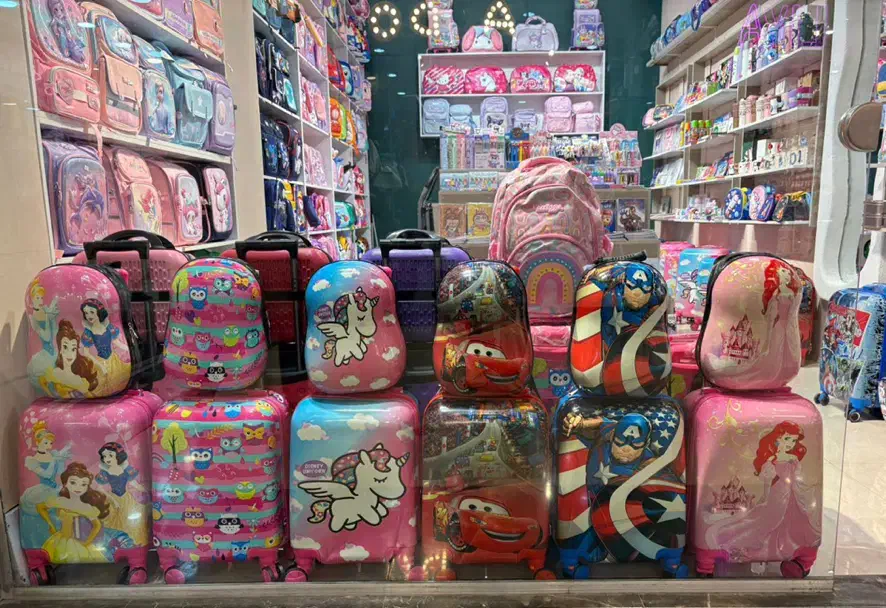 فروشنده خانم فروشگاه لوازم تحریری|استخدام خدمات فروشگاه و رستوران|تهران, دریاچه شهدای خلیج فارس|دیوار