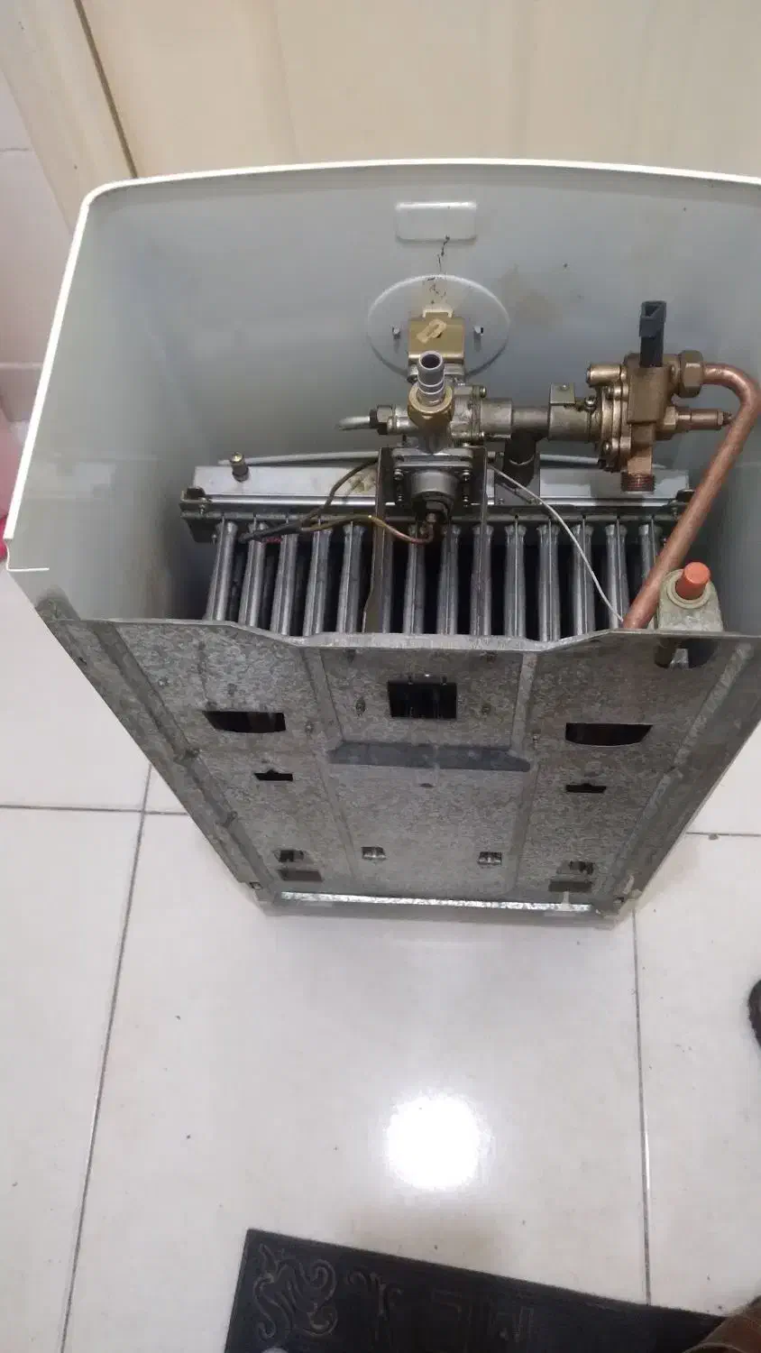 یک عدد آبگرمکن دیواری بوتان ۳۱۱۵ به فروش میرسد|آبگرمکن، پکیج، شوفاژ|تبریز, |دیوار