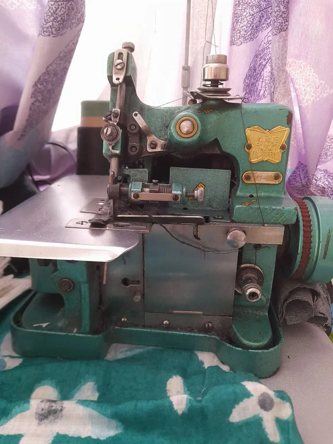 سردوز سه نخ به شرط دوخت|چرخ خیاطی و ریسندگی|بومهن, |دیوار