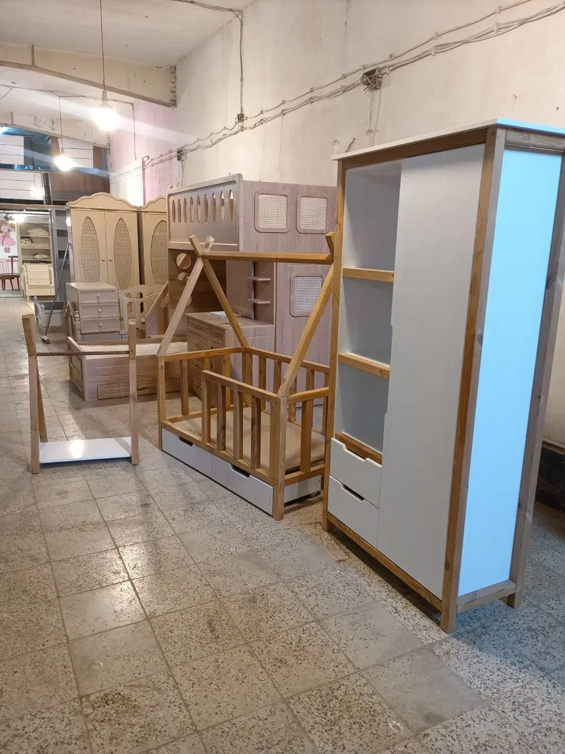 بهترین کار هارو از ما بخواهید|تخت و سرویس خواب|پردیس, سیاه سنگ|دیوار