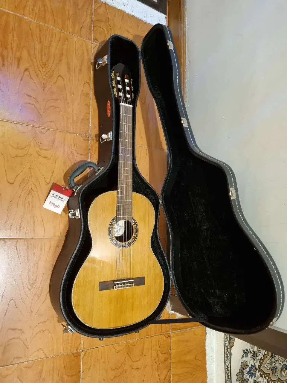 گیتار دست ساز وارداتی|گیتار، بیس، امپلیفایر|ساری, |دیوار