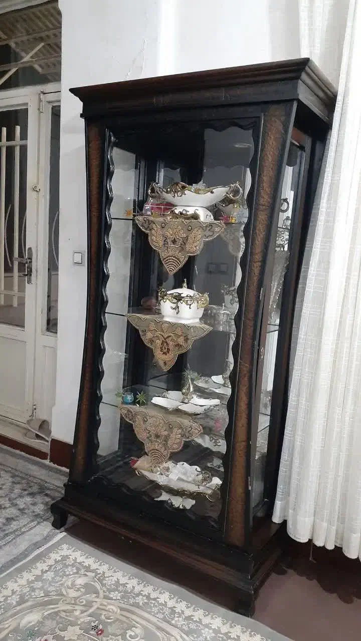 بوفه در حد نو|بوفه، ویترین، کنسول|بروجرد, |دیوار