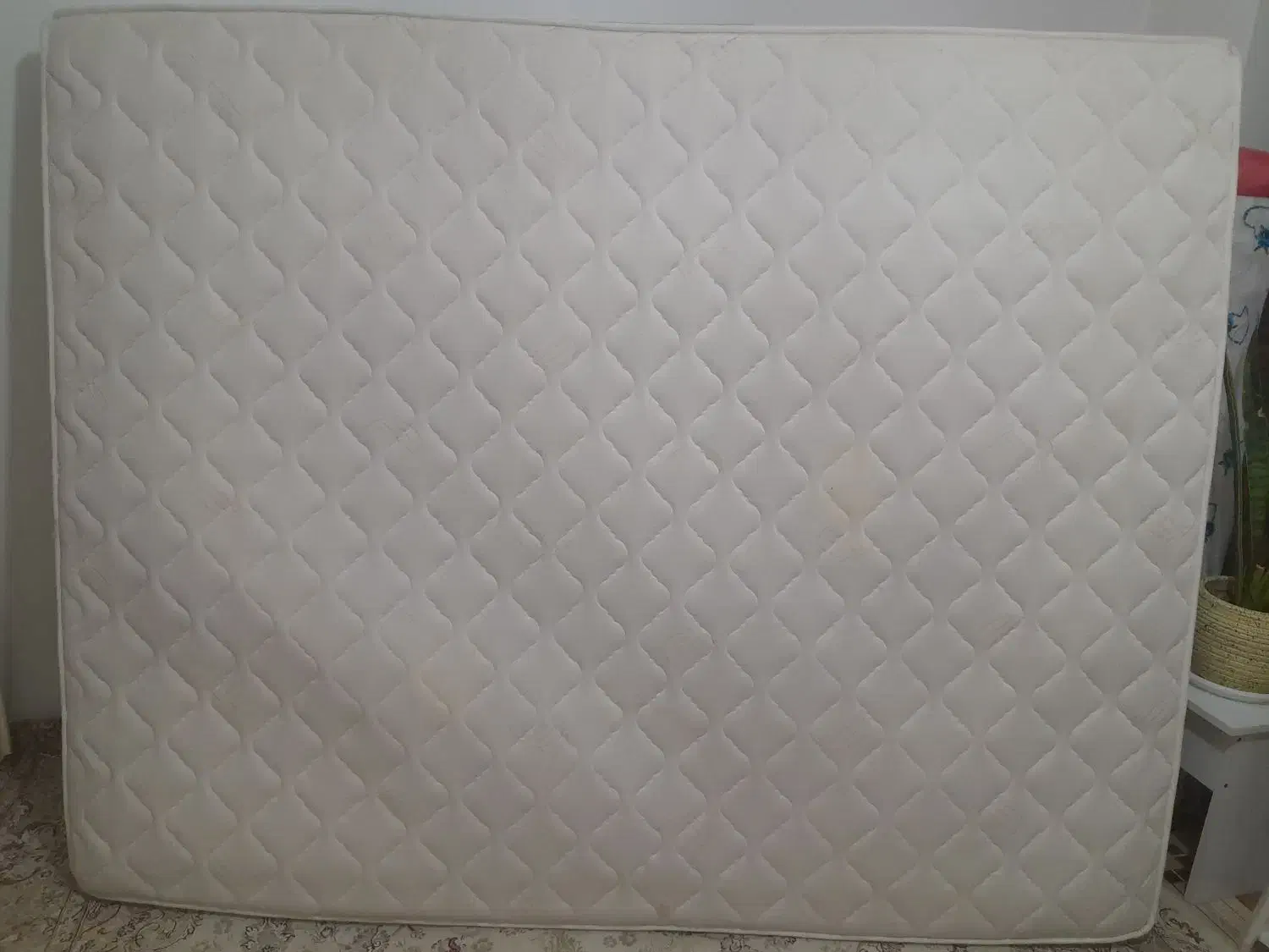 تشک طبی و فنری در حد نو بدون پارگی|تشک تختخواب|ارشق, |دیوار