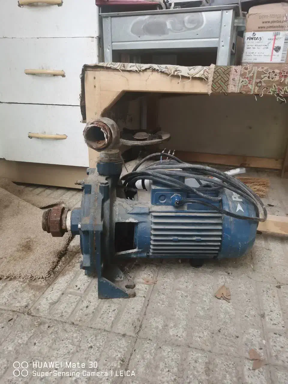 منبع دو جداره ی اب|مصالح و تجهیزات ساختمان|محمدشهر, محمدشهر|دیوار