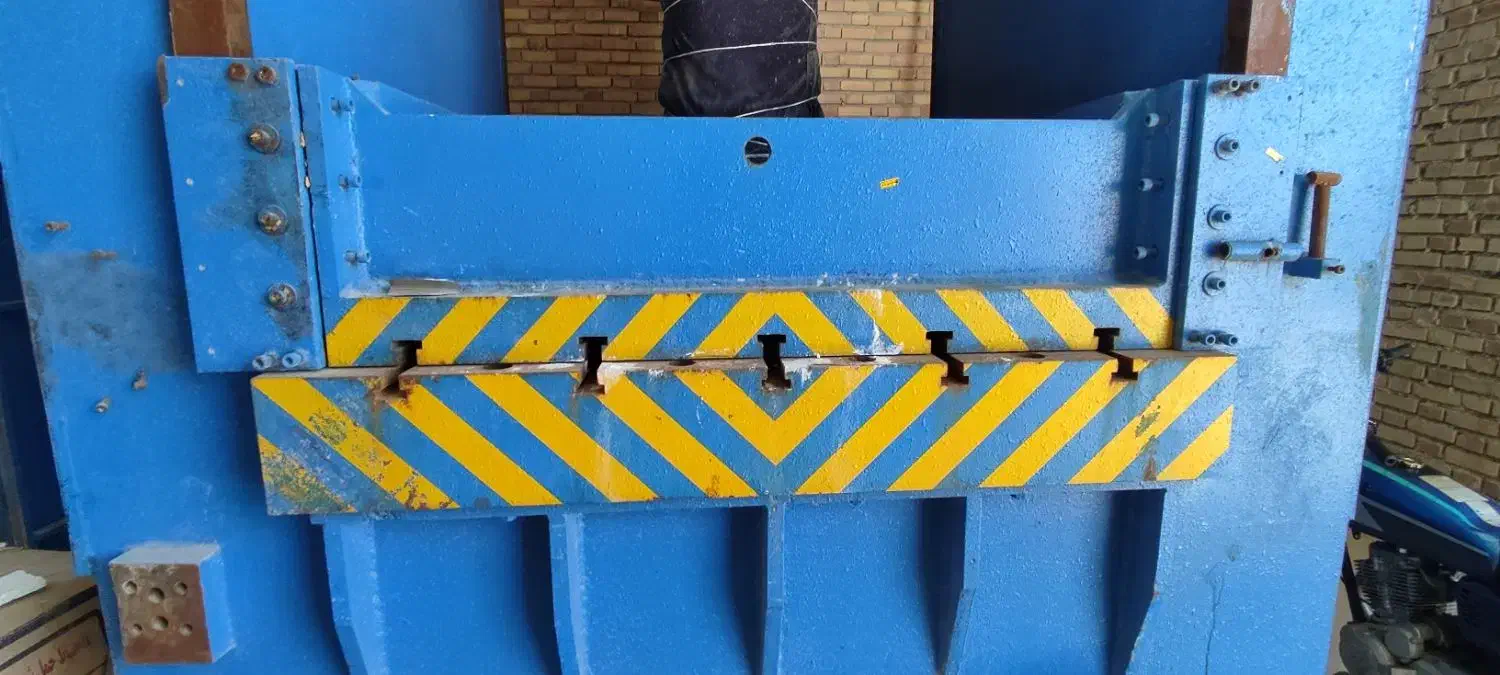 دستگاه پرس هیدرولیک کشش|ماشین‌آلات صنعتی|آزادشهر, |دیوار