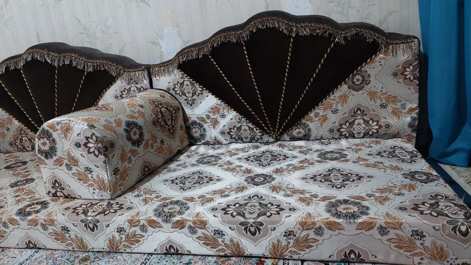 شاهنشین|پشتی|محمدشهر, محمدشهر|دیوار