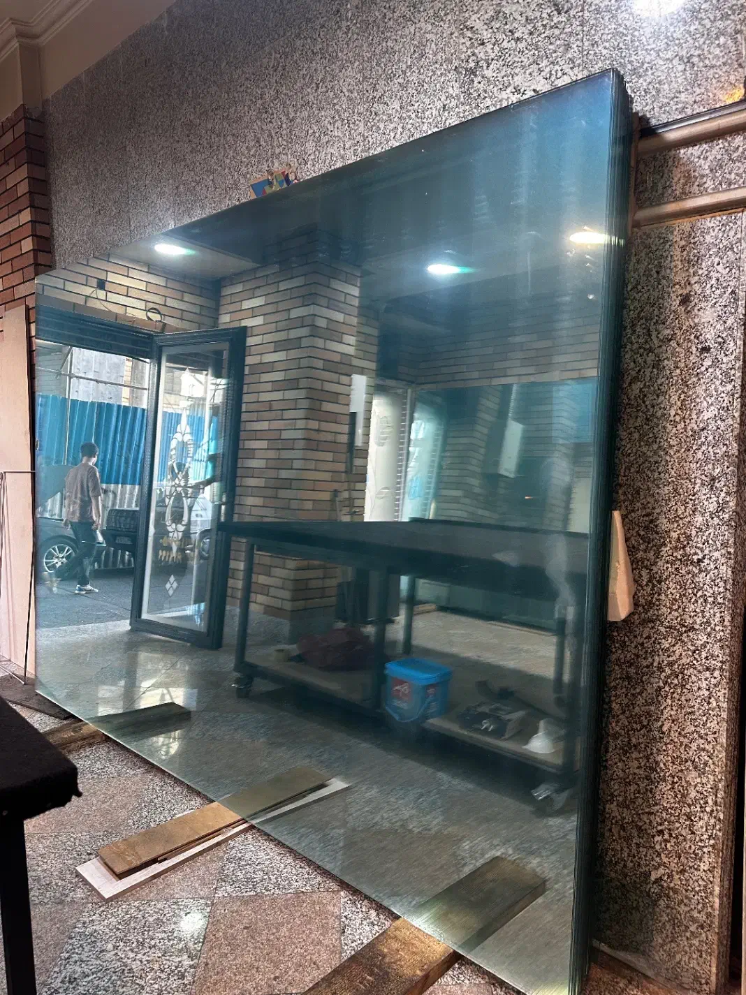 شیشهبری الماس سکوریت،درب اتومات،دوجداره وپارتیشن|خدمات پیشه و مهارت|تهران, بلورسازی|دیوار