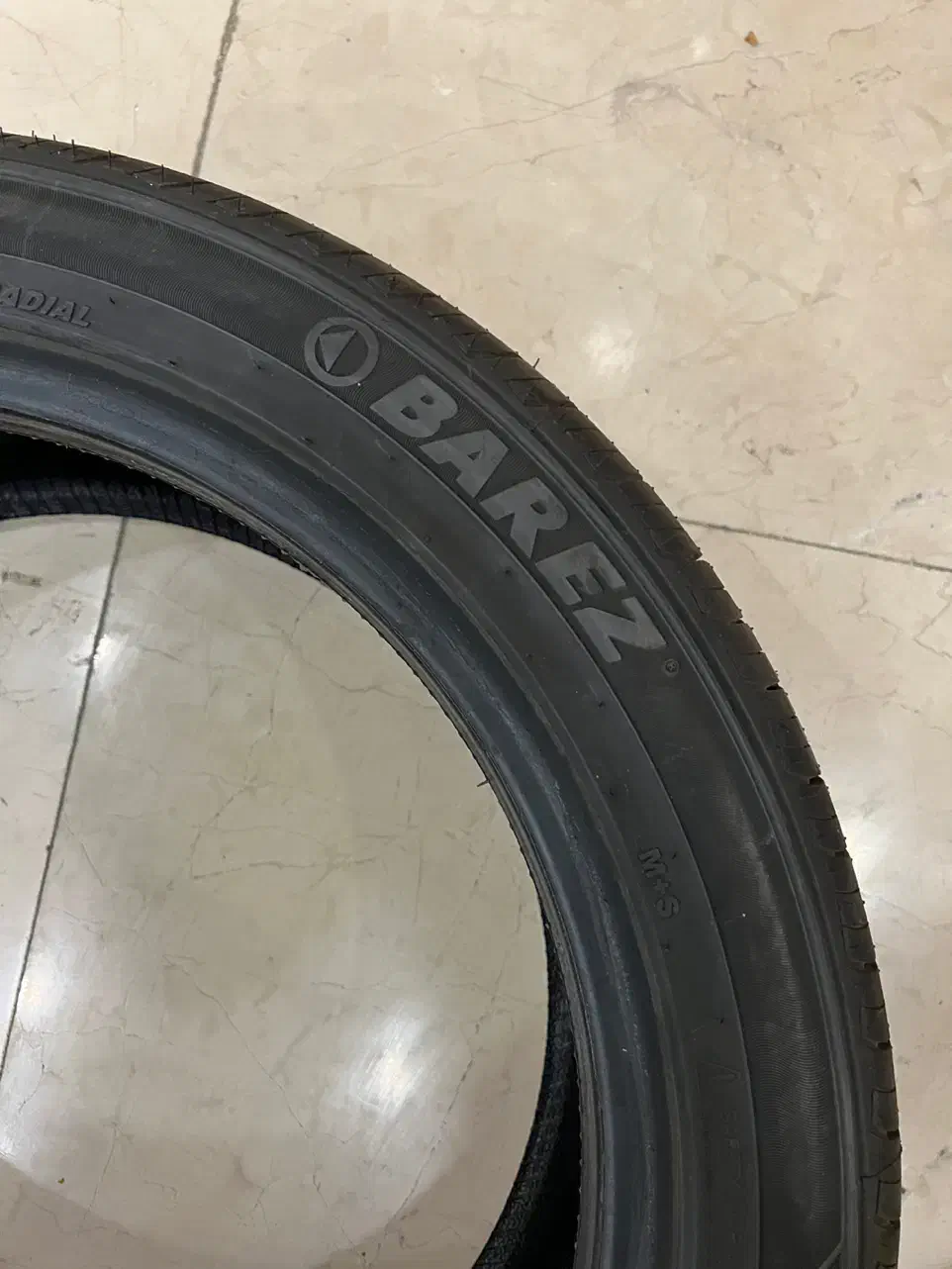 لاستیک بارز مناسب j7 زیر صفری|قطعات یدکی و لوازم جانبی|قم, باجک دو|دیوار