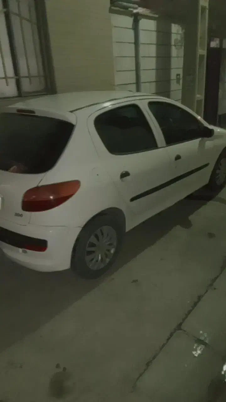 فروش ۲۰۶ سفید|خودرو سواری و وانت|چهارباغ, |دیوار