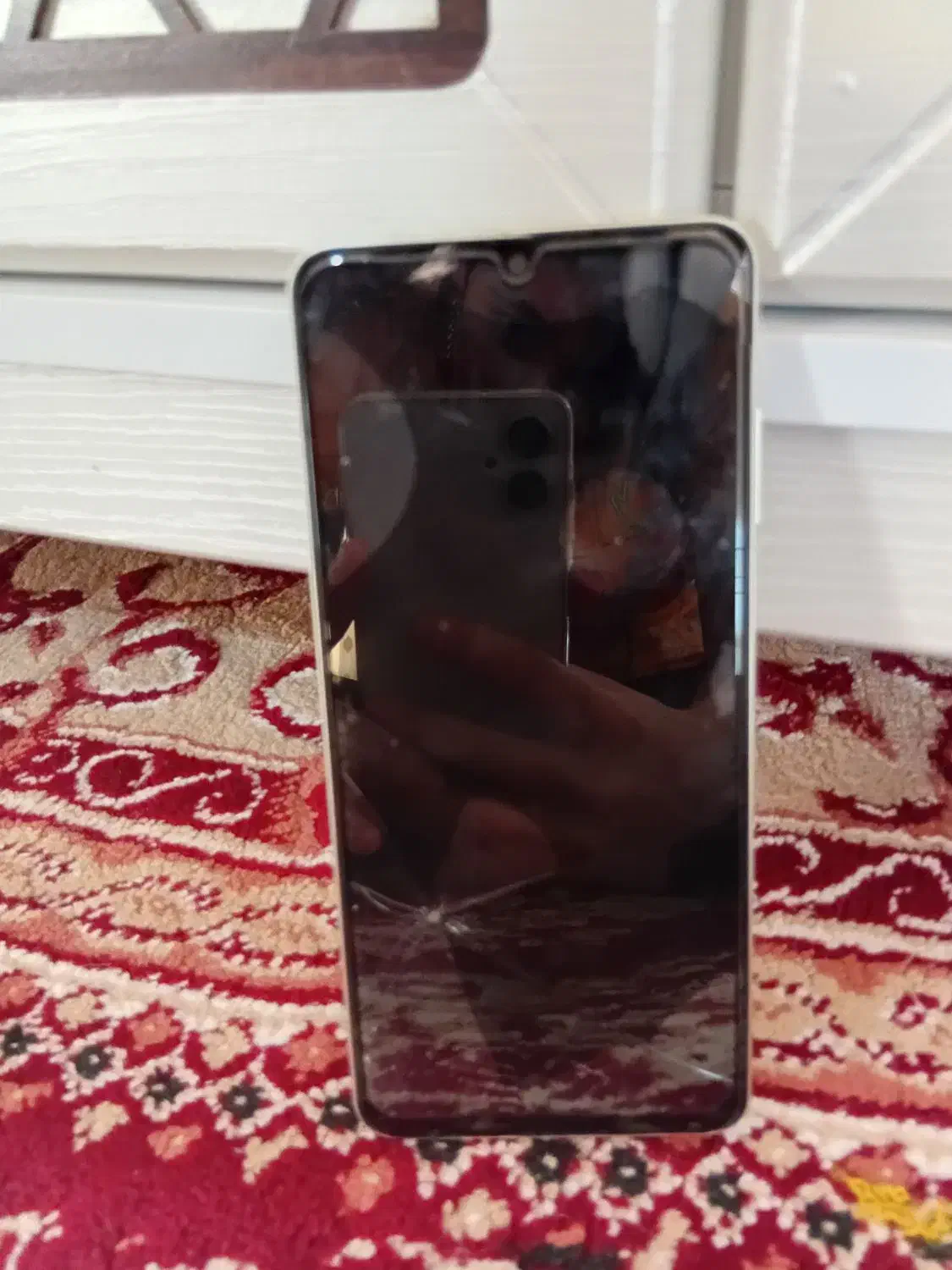 گوشی|موبایل|رشت, هلال احمر|دیوار