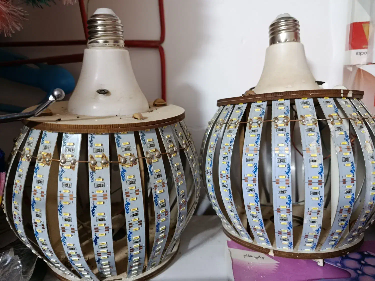 دو عدد لامپ سالم|لامپ و چراغ|قروه, |دیوار