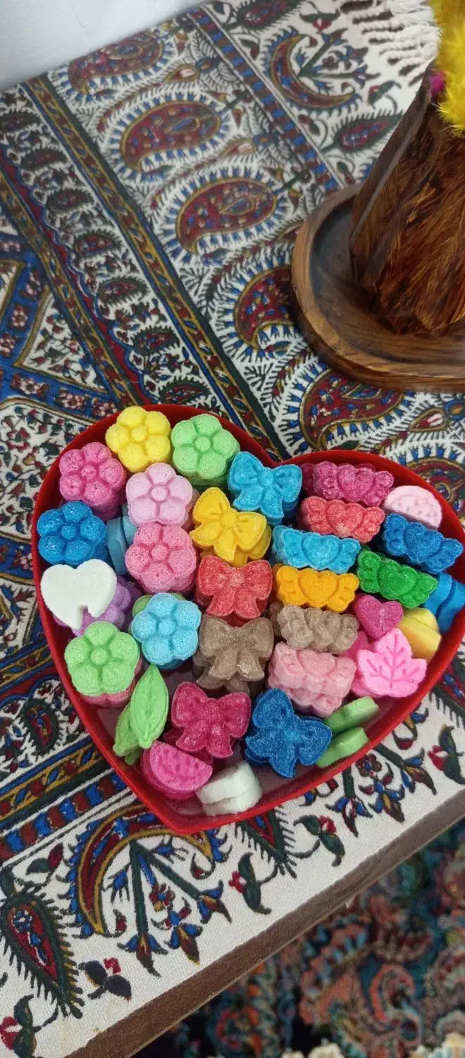 نمک رنگی و قند تزئینی انواع طرح و رنگ دلخواه شما|خوردنی و آشامیدنی|اسلام‌شهر, شهرک مهدیه|دیوار